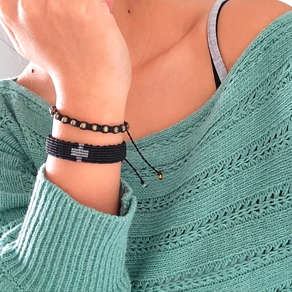 Handmade set of 2 bracelets, Friendship waterproof macrame bracelet. - Picture 9 of 10